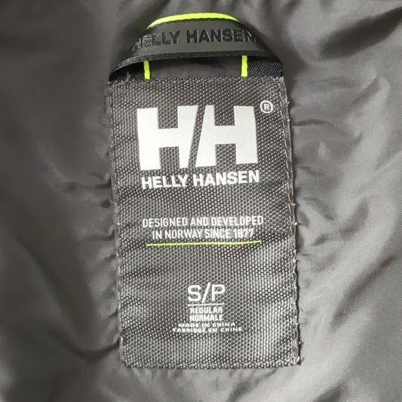 Helly Hansen Raspberry coloured raincoat - Picture 4 of 12